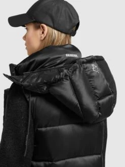 Khujo Bodywarmers Bodywarmer Tourin Dames Zwart -kledingwinkel 0c2adb6113afb417be072dbdb1b4be5f