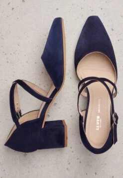 kledingwinkel -kledingwinkel 25dc0393c90ff3bc7e9f4b1d3d66bf4d