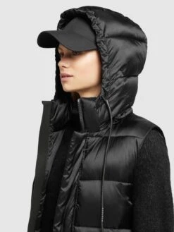 Khujo Bodywarmers Bodywarmer Tourin Dames Zwart -kledingwinkel 819744f77053b675bab2765b19d05b59