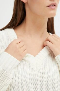 OXMO Basic Truien Trui Dames Wit 11 OXMO Basic Truien Trui Dames Wit -kledingwinkel b22fb8bad2eb2c3109543081e7421481