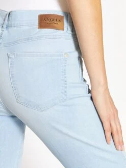 Angels Jeans Slimfit Jeans Cici Crop Slit Dames Lichtblauw -kledingwinkel bd870e95ca1a4ad157c247563b73a8e7